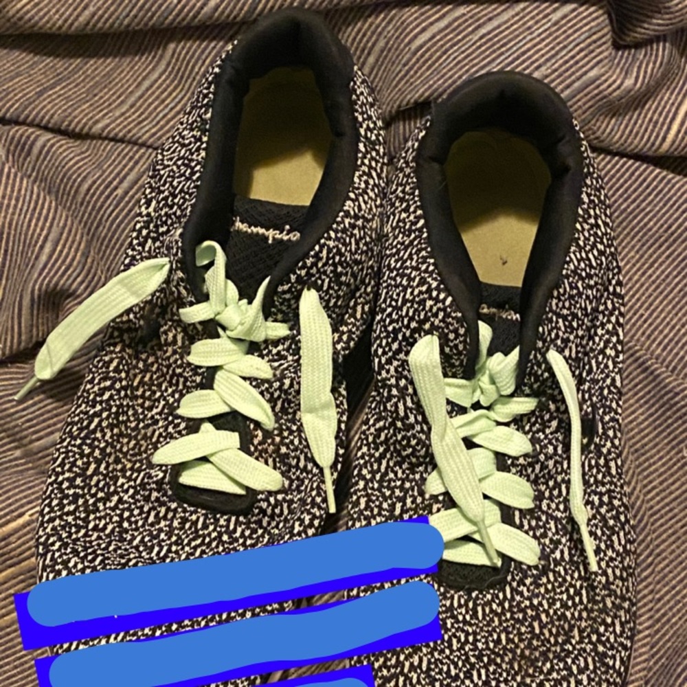 Champion tennis shoes